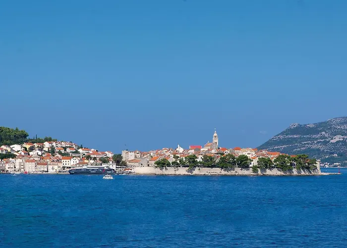 Lovely In Korcula With Sauna アパート