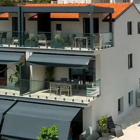 Lovely In Korcula With Sauna Apartman